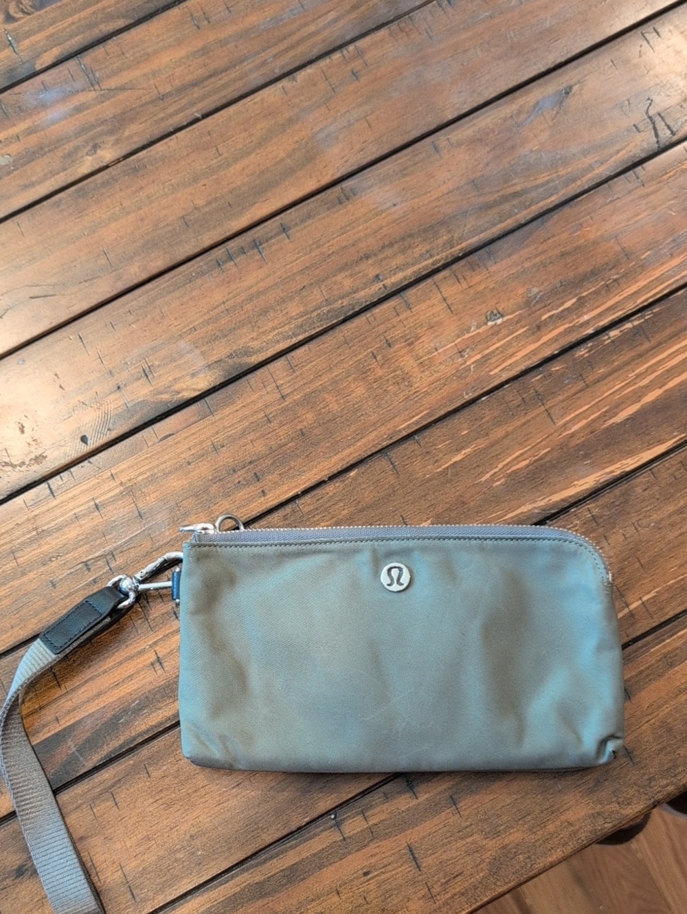 Lululemon Curved Wristlet Gray Sage - Picture 2 of 9